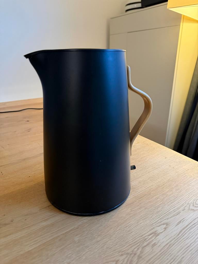 Stelton Emma waterkoker mat zwart, 1 tot 2 liter, Ophalen, Gebruikt, Draadloos