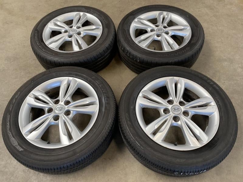 17 inch originele velgen + zomerbanden Hyundai IX35 Tucson, Auto-onderdelen, Banden en Velgen, Banden en Velgen, 17 inch, Ophalen of Verzenden