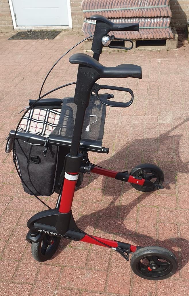 Nette lichtgewicht rollator merk Topro Troja
Model 2G maat M, Diversen, Ophalen, Lichtgewicht