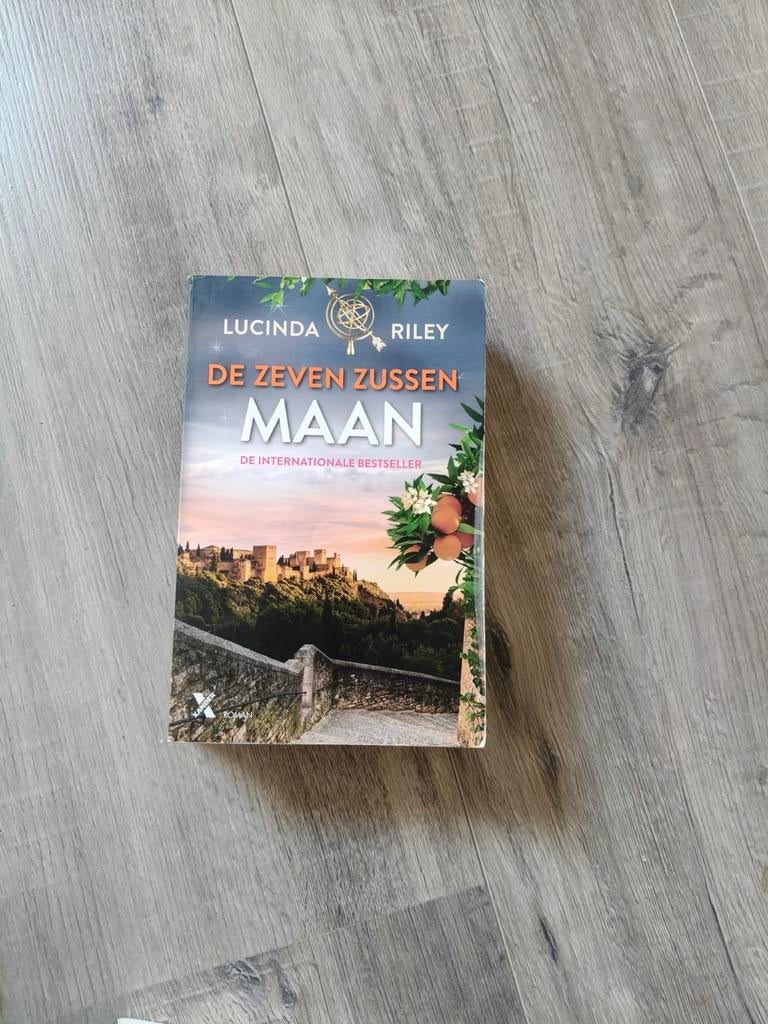 De Zeven Zussen - Maan (Lucinda Riley), Ophalen, Gelezen, Lucinda Riley, Nederland