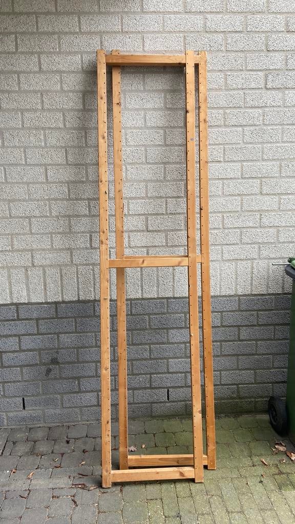 Lundia stellingkast 2 dragers en 4 leggers, Gebruikt, Minder dan 25 mm, Ophalen of Verzenden, 200 tot 250 cm