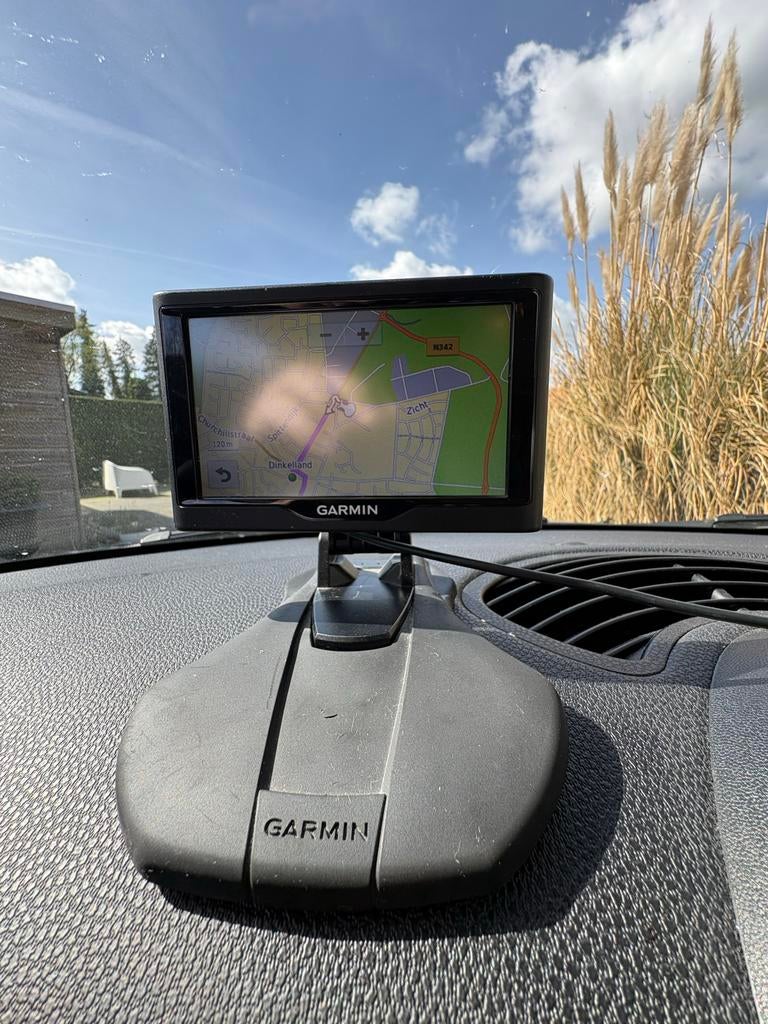 Garmin navigatiesysteem met dashboardhouder, Ophalen, Gebruikt