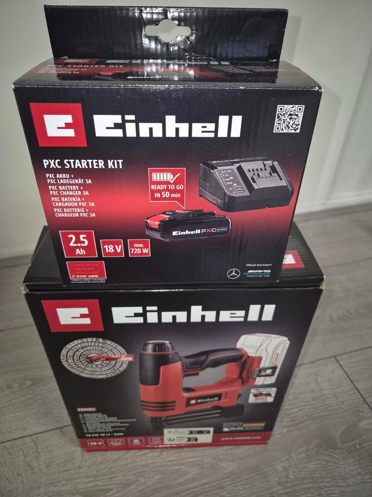 Nieuwe Einhell tacker met lader en 2.5 Ah accu, Ophalen of Verzenden