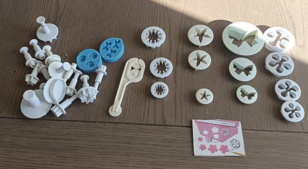 fondant mallen en uitstekers, Ophalen of Verzenden, Gebruikt, Taarten of Cupcakes, Versiering