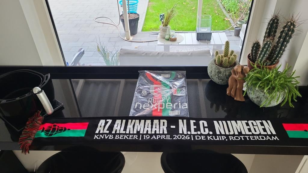 Nec shirt xxl plus sjaal nieuw exemplaar 75euro, Kleding | Heren, Nec, Zwart, Nieuw, Overige maten