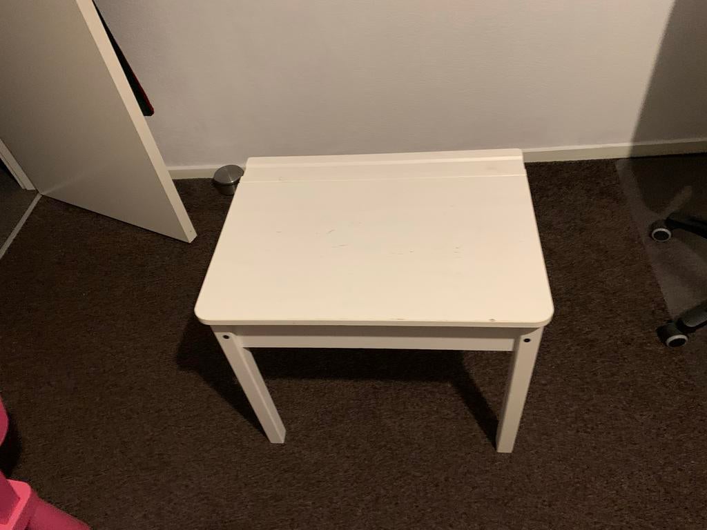 Wit kinderbureau met opbergruimte en stoel, Kinderen en Baby's, Kinderkamer | Tafels en Stoelen, Ophalen, Gebruikt, Tafel(s) en Stoel(en)