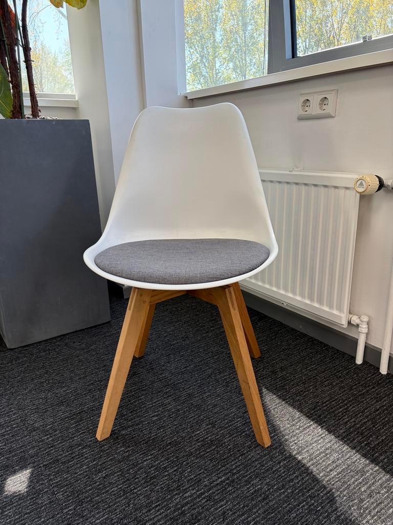 Set van 5 eetkamerstoelen wit met houten poten, Huis en Inrichting, Stoelen, Ophalen, Gebruikt, Wit, Modern