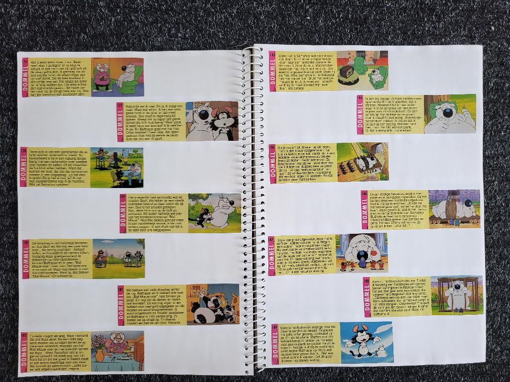 Plakboek met plaatjes van Dommel, Ophalen of Verzenden, Gelezen
