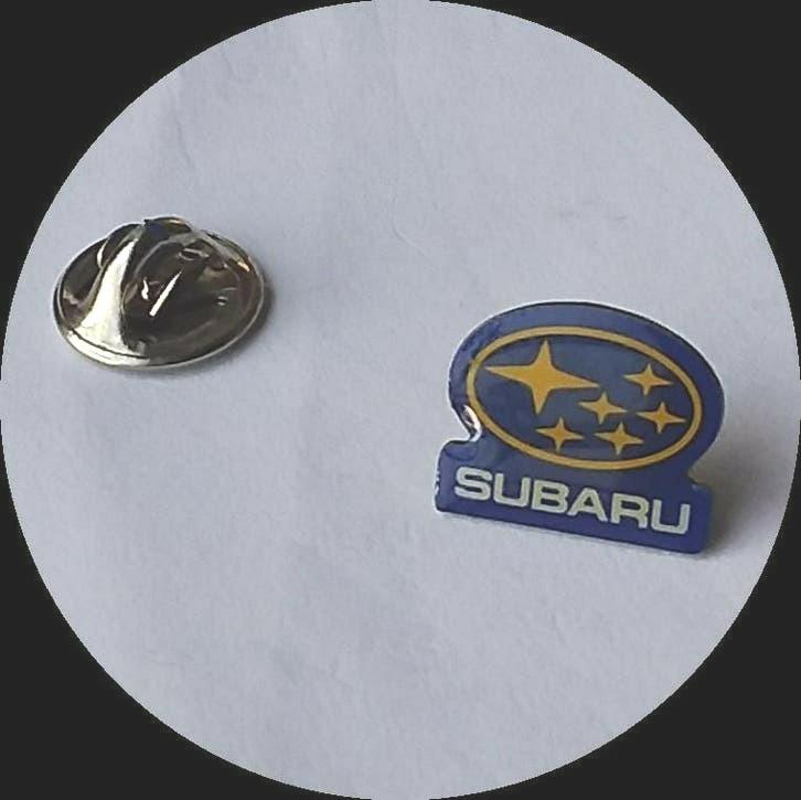 SUBARU automerk pin, logo blauw geel, Ophalen of Verzenden, Zo goed als nieuw, Transport, Speldje of Pin