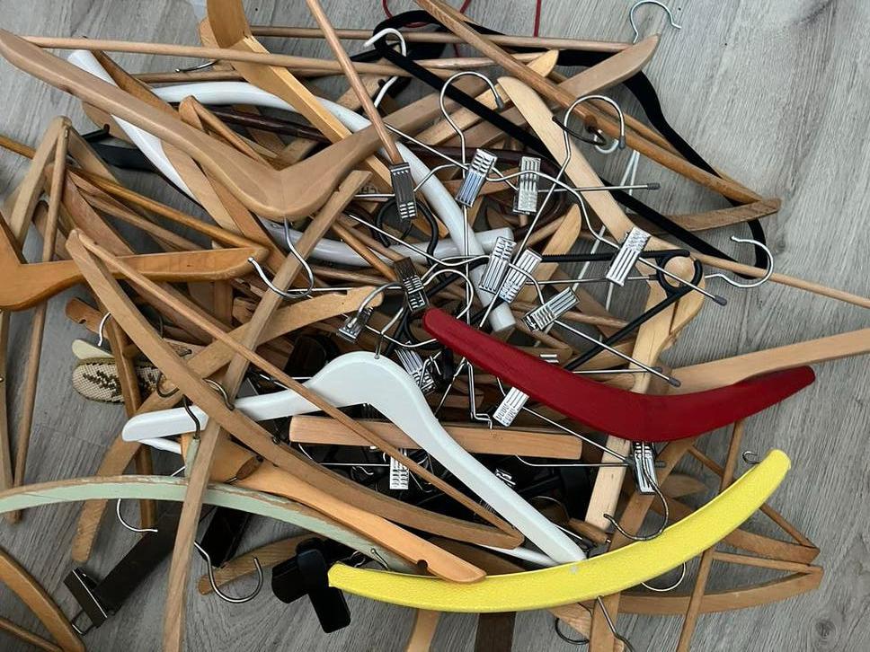 Diverse kledinghangers - houten kleerhangers vintage, Kleding | Dames, Kledinghangers, Ophalen, Gebruikt, Hout, Volwassenen