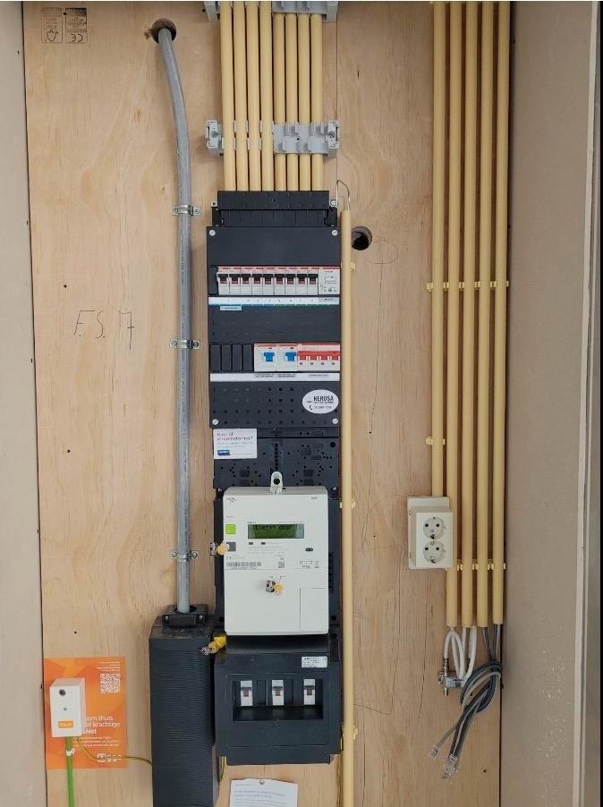 Electricien gezocht of ventilatie monteur, Diensten en Vakmensen, Elektriciens, 24-uursservice