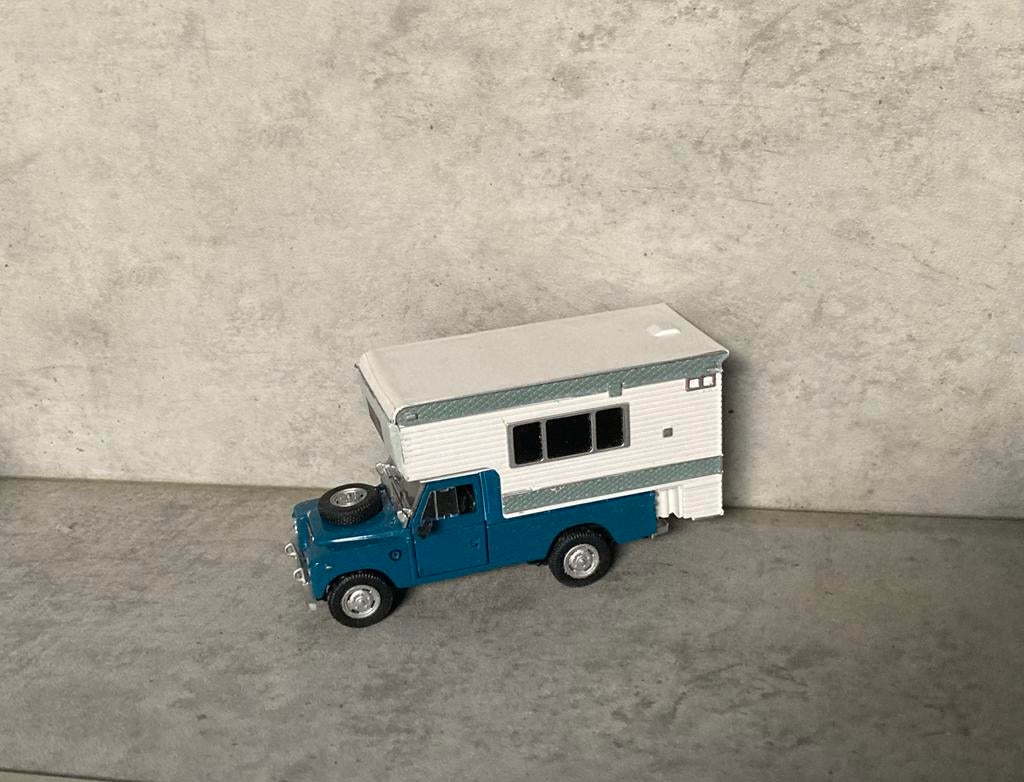 Eigenbouw kampeerauto Landrover, Hobby en Vrije tijd, Modelauto's | 1:43, Ophalen of Verzenden, Gebruikt, Auto, Overige merken