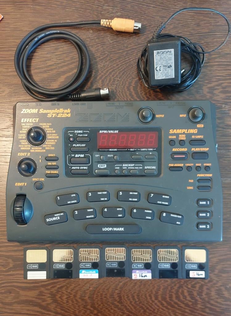 Zoom Sampletrak ST-225 + rk002 en smartmedia cards, Muziek en Instrumenten, Ophalen of Verzenden