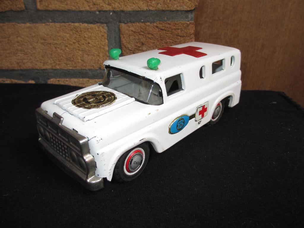 Vintage Ford Ambulance Marusan bulldog toy friktie Japan, Antiek en Kunst, Antiek | Speelgoed, Ophalen of Verzenden