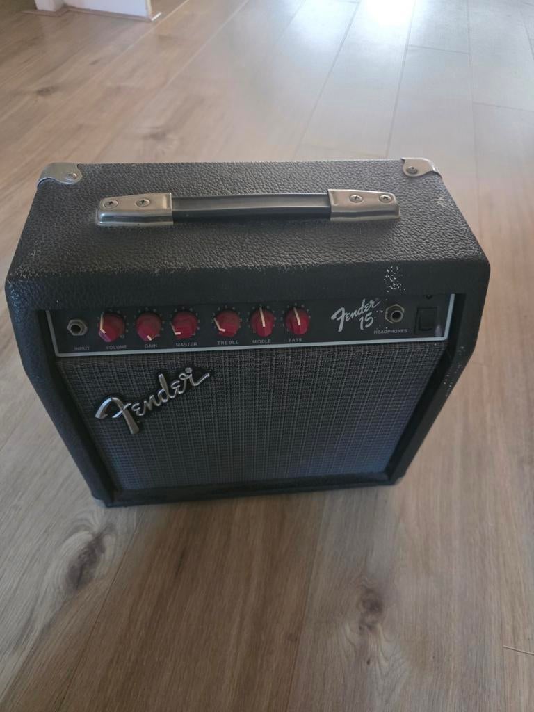 Fender 15 versterker redknob, Muziek en Instrumenten, Versterkers | Bas en Gitaar, Ophalen of Verzenden, Minder dan 50 watt