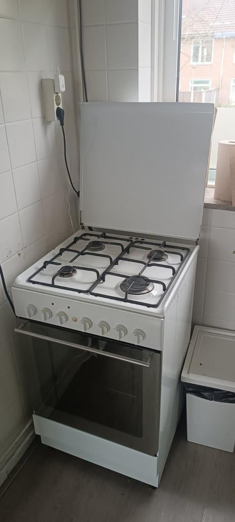 4 pits gasstel met elektrische oven, Witgoed en Apparatuur, Fornuizen, Ophalen, Gebruikt, 4 kookzones, Gas