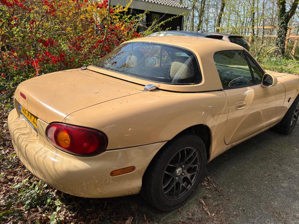 Hardtop Mazda MX-5 NB, Ophalen, Mazda