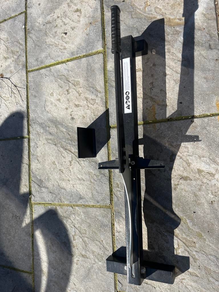 Laminaatknipper voor eenvoudig en snel leggen van laminaat, Ophalen, Gebruikt