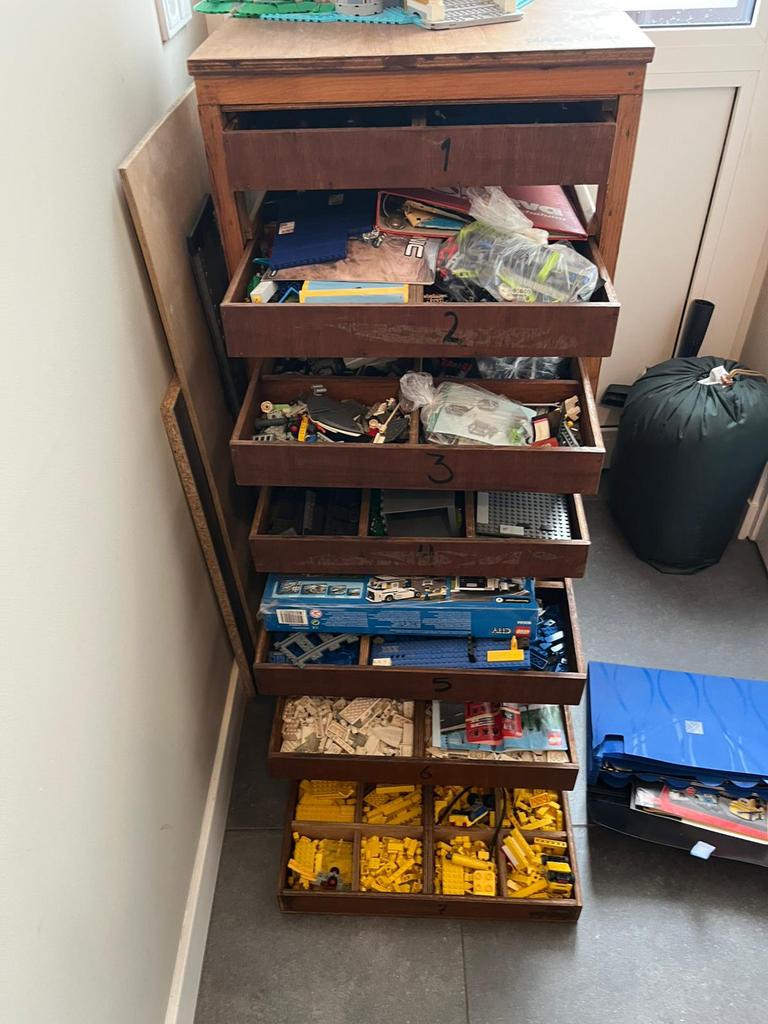 LEGO met kast, Kinderen en Baby's, Speelgoed | Duplo en Lego, Ophalen, Gebruikt, Losse stenen, Lego