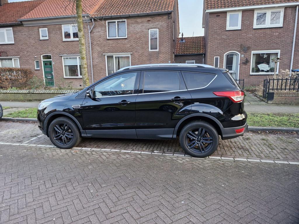 Ford Kuga 1.5 Ecoboost  titanium 150pk 2WD 2016 Zwart, Voorwielaandrijving, 1498 cc, Euro 6, 4 cilinders
