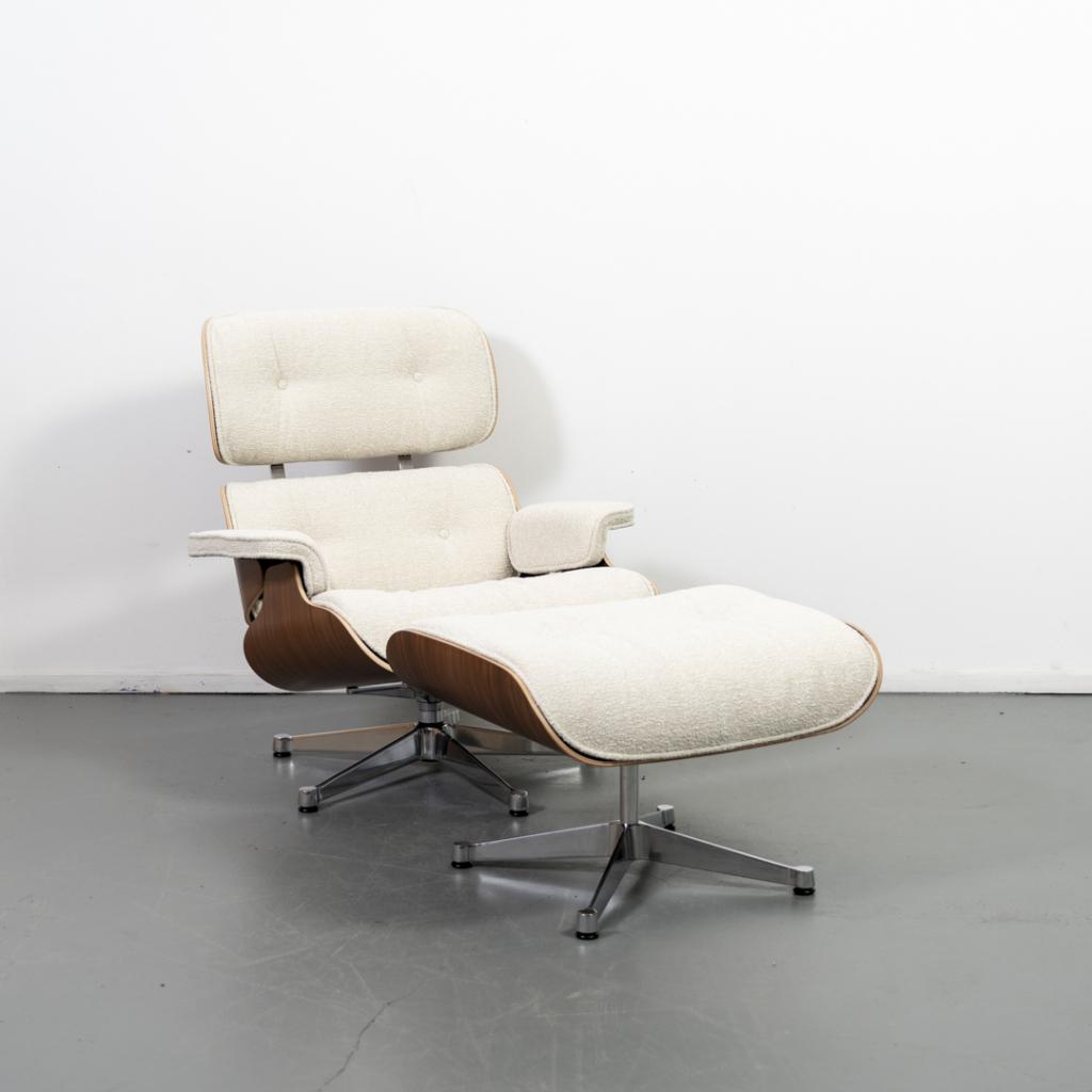 ACTIE!! 1x Vitra Eames Lounge Chair & Ottoman Nubia - Noten, Huis en Inrichting, Fauteuils, Nieuw, Hout, Stof, 75 tot 100 cm, 75 tot 100 cm