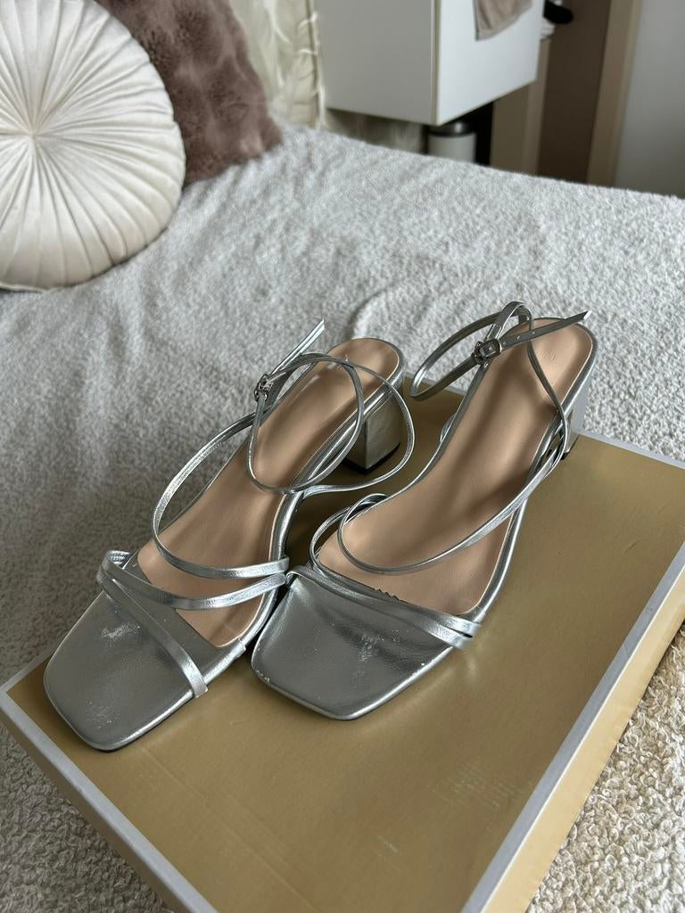 Zilveren hakjes Shein maat 40, Kleding | Dames, Schoenen, Grijs, Gedragen, Sandalen of Muiltjes, Ophalen of Verzenden