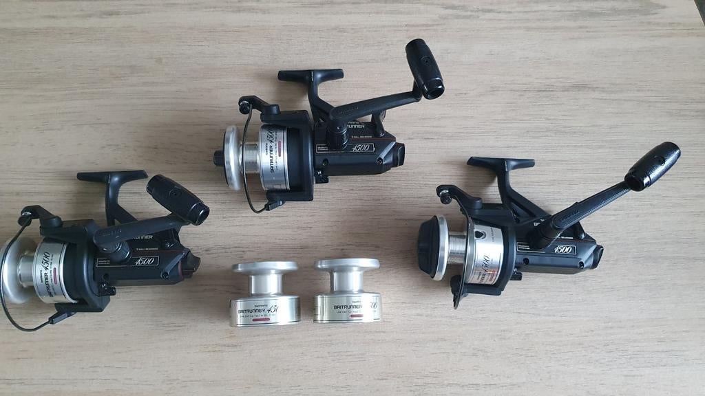 3x Shimano Baitrunner 4500A USA incl. 2 reservespoelen, Ophalen of Verzenden, Gebruikt, Molen