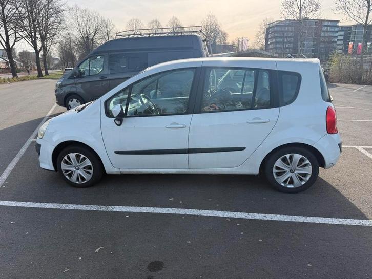 Renault Grand Modus 1.2 16V 2011 Wit, Auto's, Renault, Particulier, Grand Modus, Airbags, Airconditioning, Bochtverlichting, Centrale vergrendeling