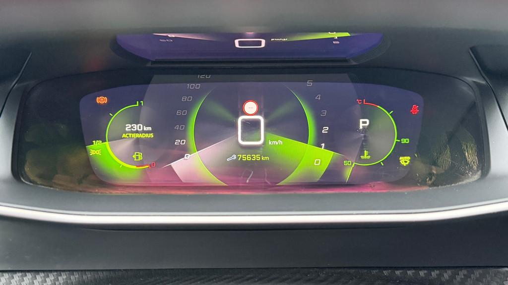 Peugeot 208 1.2 PureTech Allure GT-Line Carplay|Led|Camera, 101 pk, Gebruikt, Euro 6, 19 km/l