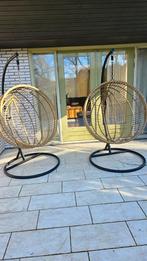 Twee rotan schommelstoelen voor tuin of inboedel, Ophalen, Gebruikt, Rotan