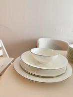 Karaca fine pearl serviesset, Huis en Inrichting, Ophalen of Verzenden, Aardewerk, Wedgwood, Bord(en)