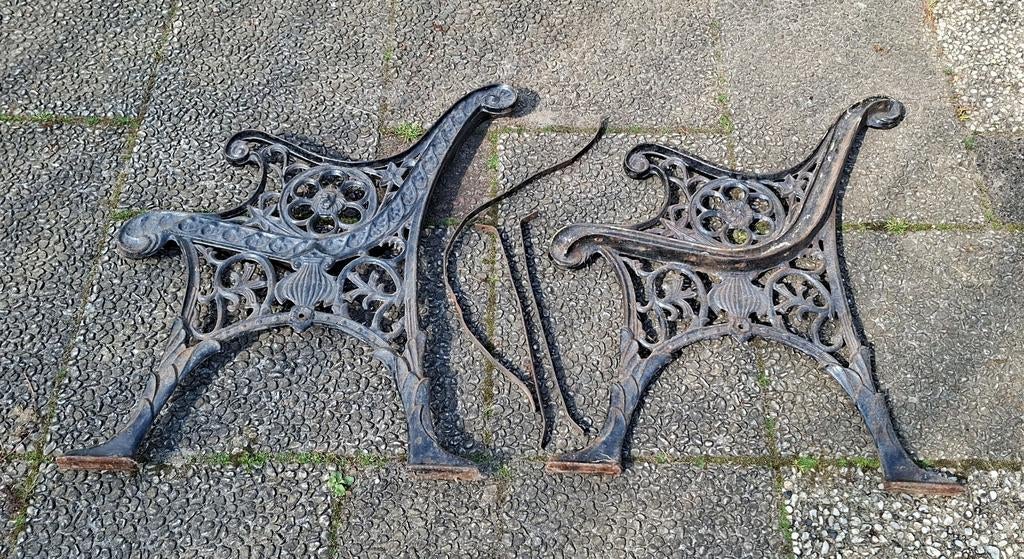 Antieke gietijzeren zijframes voor tuinbankje compleet, Tuin en Terras, Ophalen, Gebruikt, Metaal