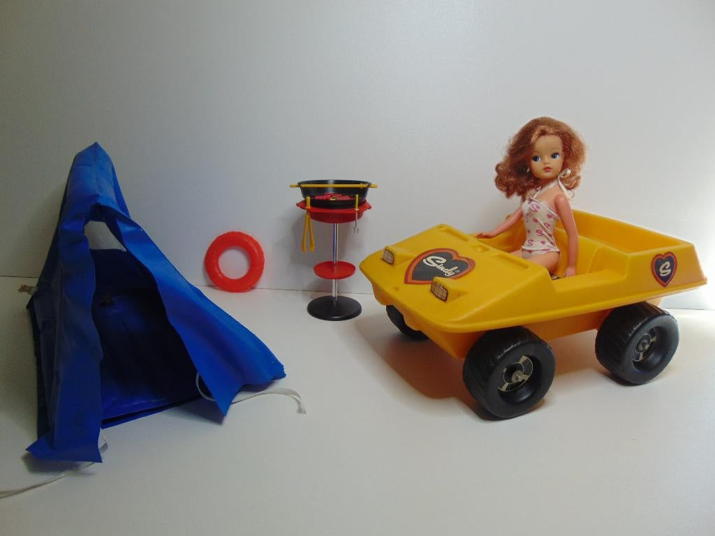Sindy Barbie opblaas tent met Barbeque en Buggy, Verzamelen, Poppen, Ophalen of Verzenden, Gebruikt, Accessoires