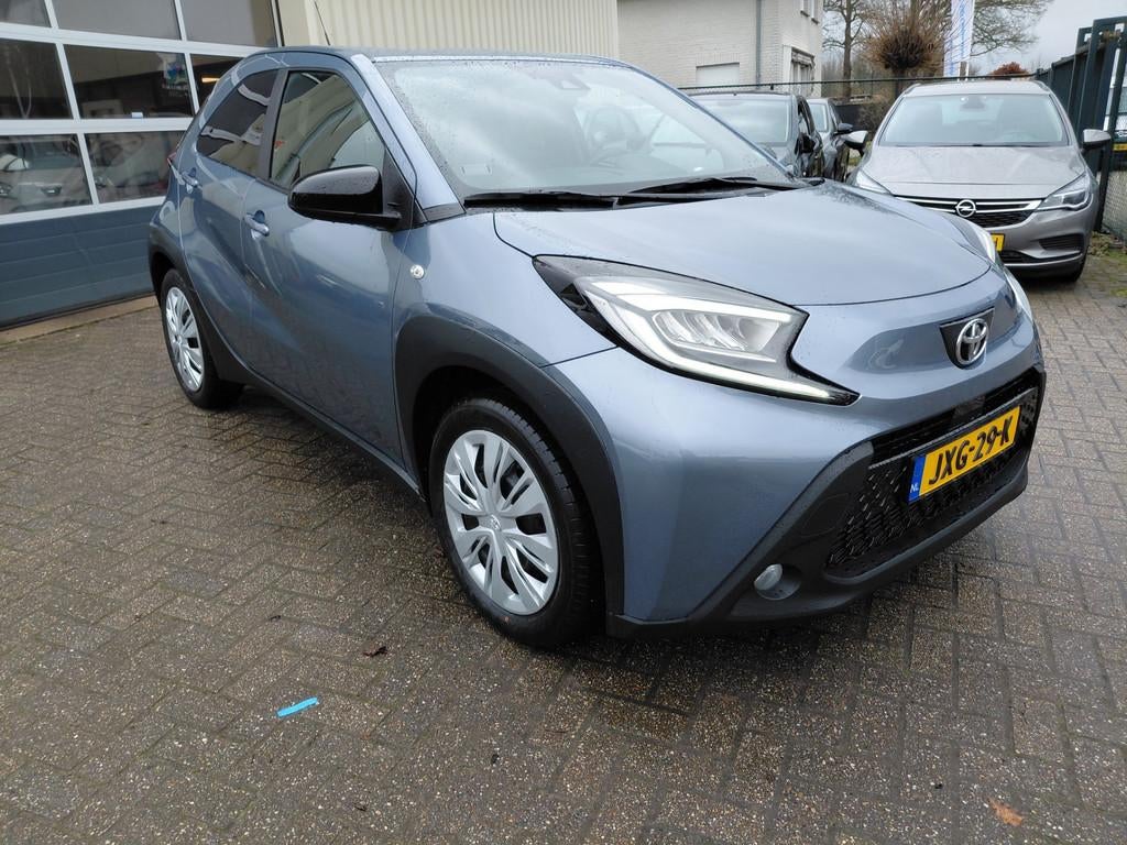 Toyota Aygo X 1.0 VVT-i MT Play, Gebruikt, Euro 6, 920 kg, Handgeschakeld