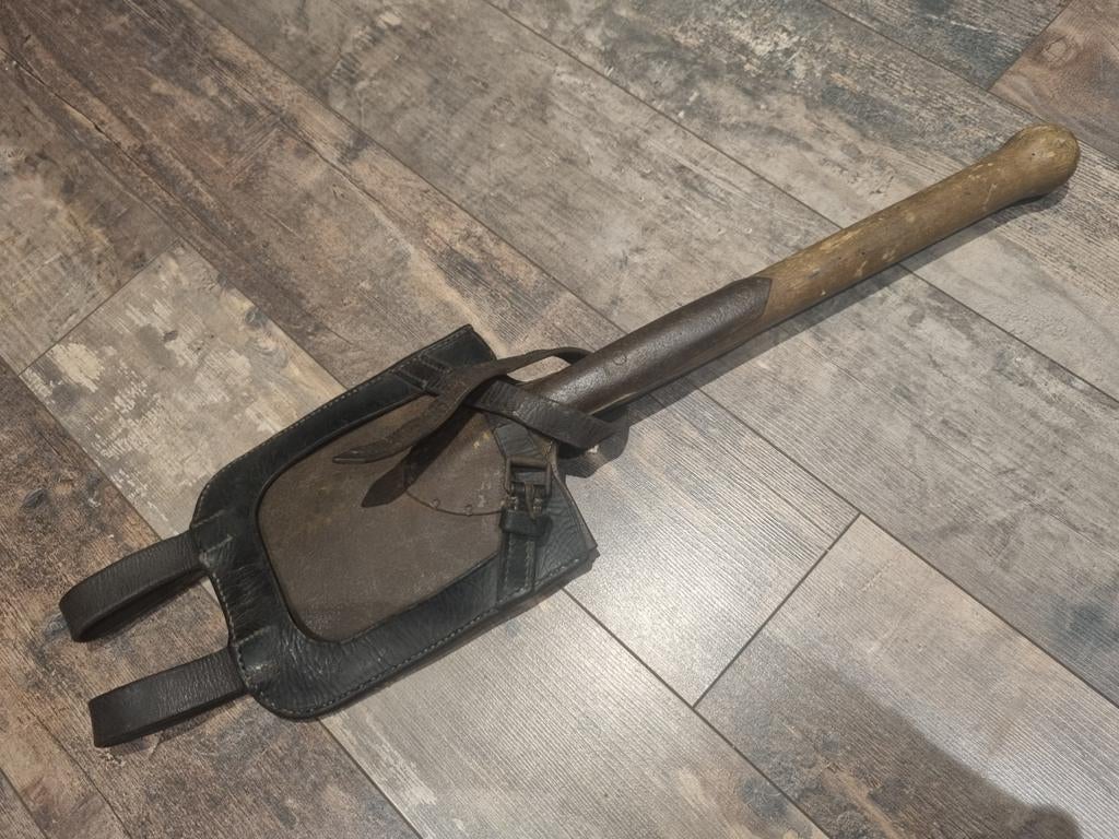 Duits WOII schep feldspaten in hoes wehrmacht, Verzamelen, Ophalen of Verzenden, Duitsland, Overige typen