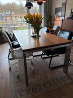 Walnoot eettafel, Ophalen, Gebruikt, 4 tot 6 stoelen