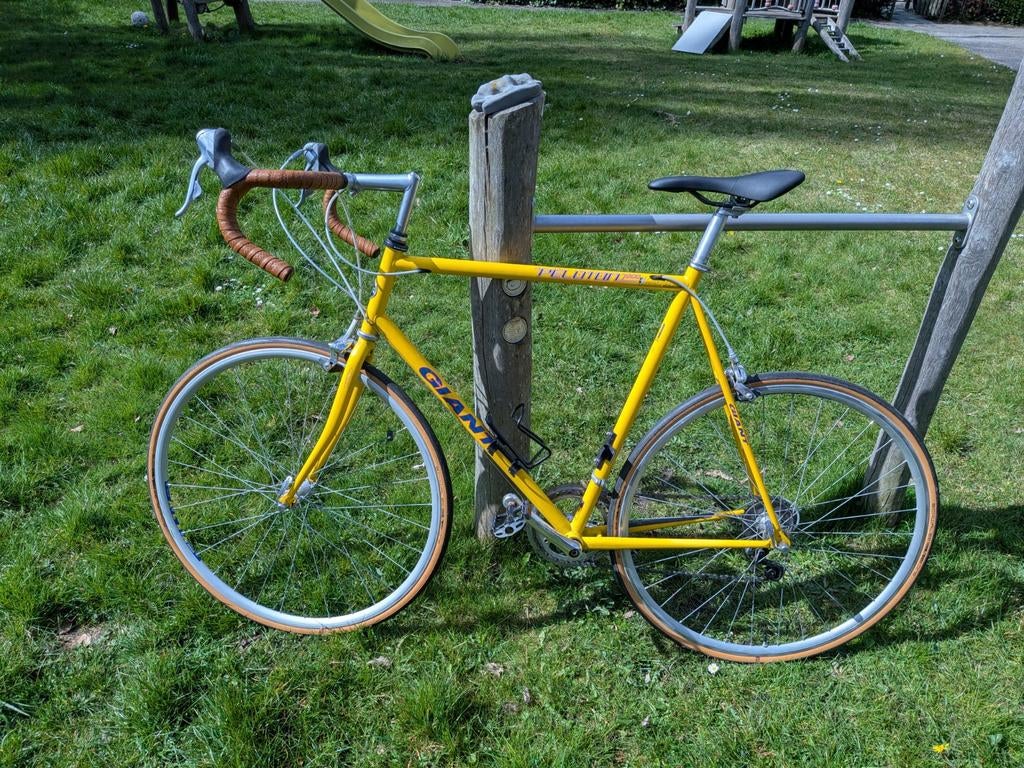 Vintage gele Giant Peloton 7000 racefiets, Fietsen en Brommers, Fietsen | Racefietsen, Ophalen, 28 inch, Gebruikt, Giant