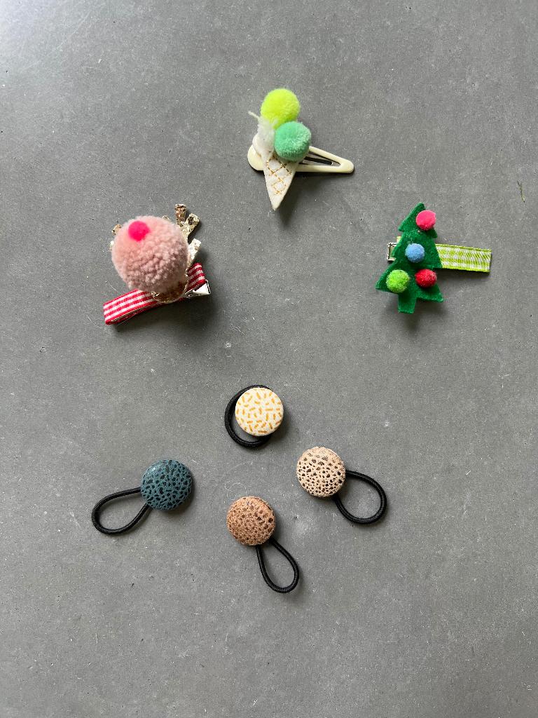 7 haaraccesoires, Kinderen en Baby's, Kindermode-accessoires, Ophalen of Verzenden, Zo goed als nieuw