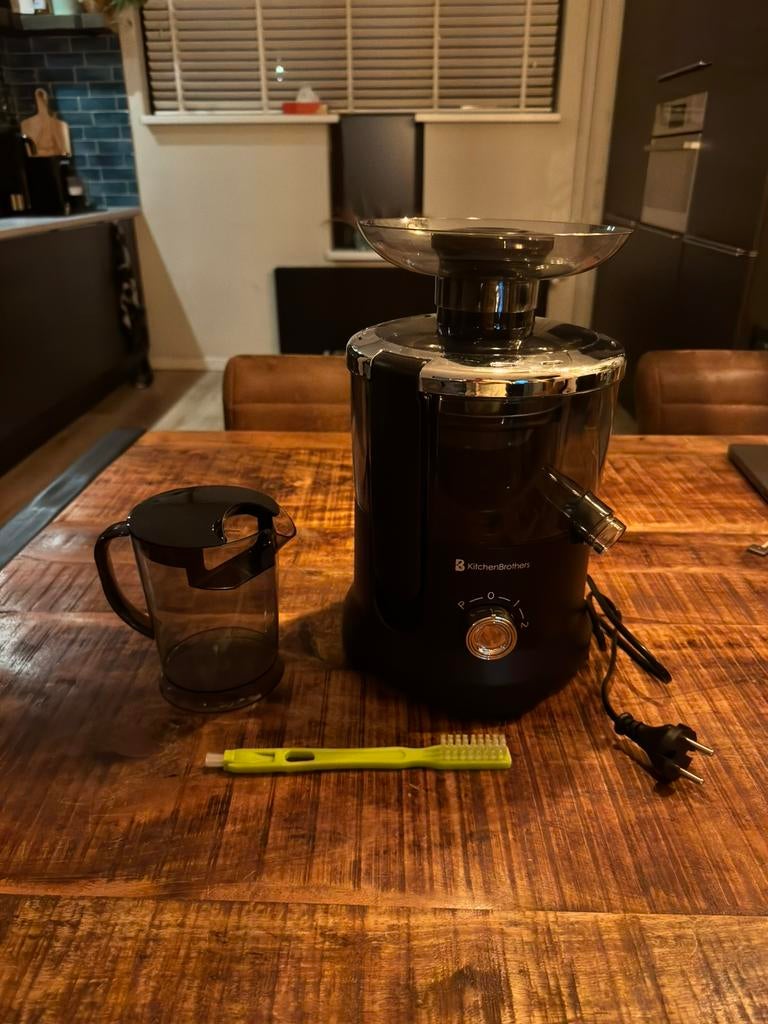 Kitchenbrothers slowjuicer, Ophalen of Verzenden, Zo goed als nieuw, Slowjuicer