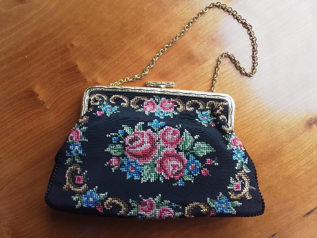 Geborduurd tasje, Antiek en Kunst, Antiek | Kleding en Accessoires, Ophalen of Verzenden, Dames