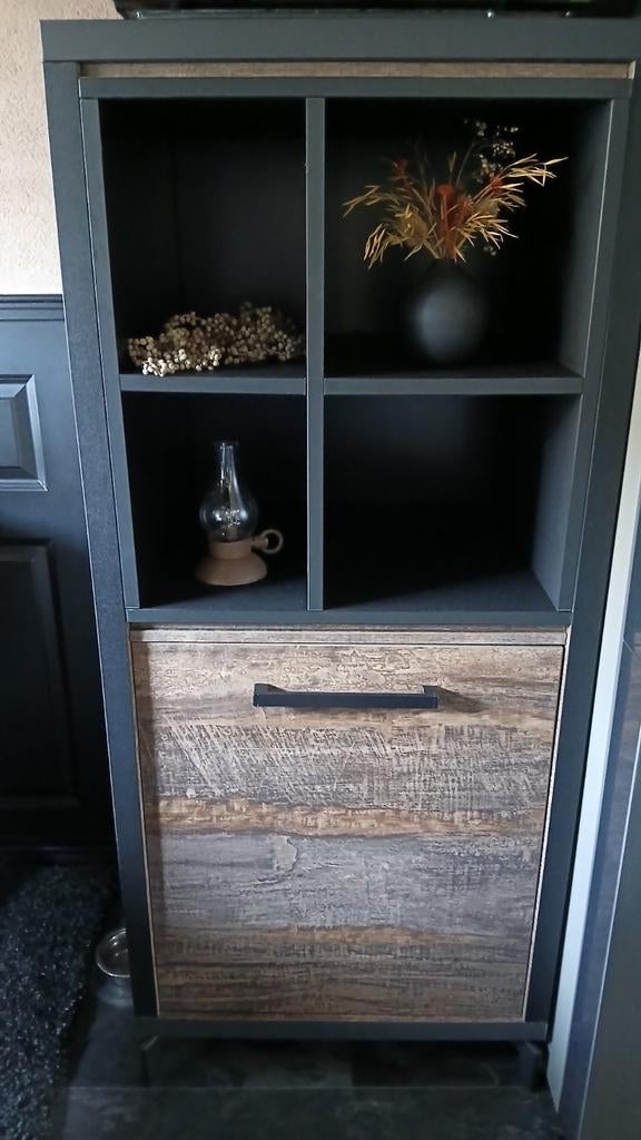 Mooie bijzet kast, Ophalen, Zo goed als nieuw
