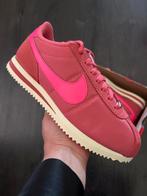 Nieuwe Nike Cortez 38.5 Adobe / Hyper Pink sneakers, Ophalen of Verzenden, Nieuw, Rood, Sneakers of Gympen