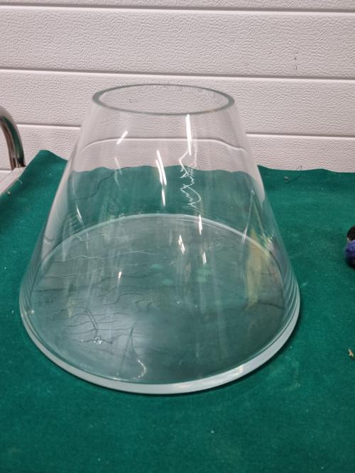 vaas konisch van dik glas, Ophalen of Verzenden, 'T Olde Gre-j, Info@toldegrej.nl, Endepoelstraat 20f Didam