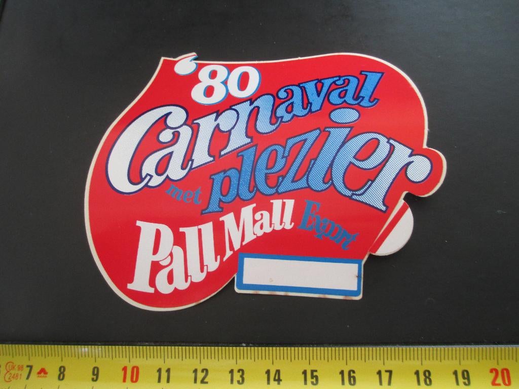 sticker 1980 Carnaval met plezier PALL MALL export *, Verzamelen, Stickers, Zo goed als nieuw, Ophalen