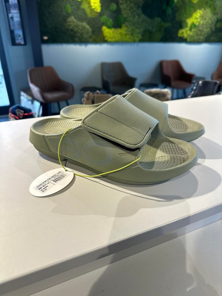 Nieuwe Oofos slipper, model ooah sport flex, maat 42, Kleding | Dames, Schoenen, Verzenden, Nieuw, Groen, Slippers