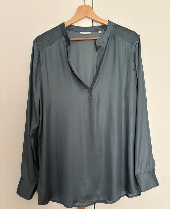 Yaya Blouse top satin maat 38 M blauw ijsblauw, Kleding | Dames, Blouses en Tunieken, Zo goed als nieuw, Maat 38/40 (M), Blauw