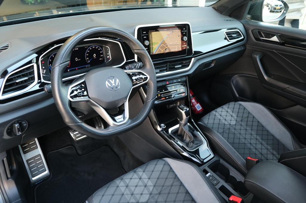 Volkswagen T-Roc 1.5 TSI R-Line 150PK Dsg Pano Navi Virtual, Zwart, 4 cilinders, 150 pk, Alcantara