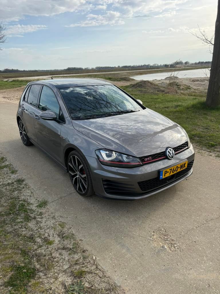 Volkswagen Golf 2.0 TSI 169KW 5D DSG 2016 Grijs, Auto's, Zwart, 4 cilinders, 1984 cc, 1324 kg