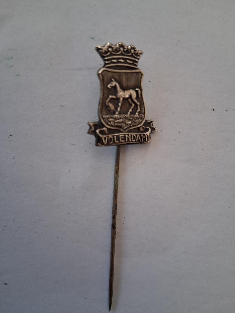 Volendam verzilverde revers speld met wapen *eureka*, Ophalen of Verzenden, Zo goed als nieuw, Stad of Land, Speldje of Pin