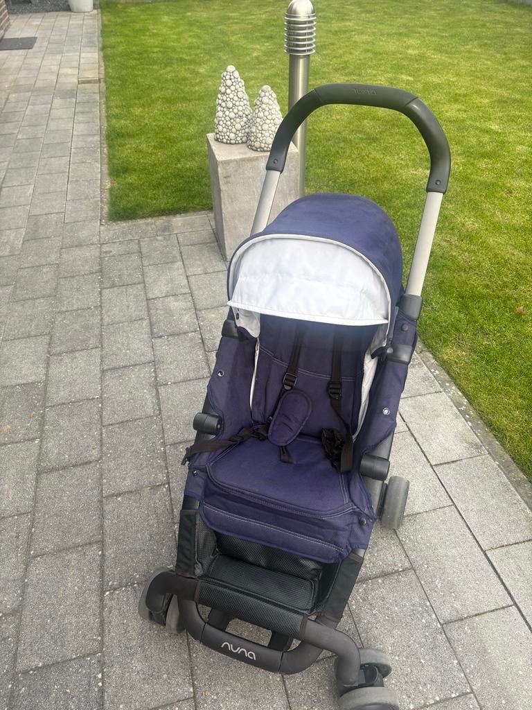 Nuna Pepp Buggy Donkerblauw - Zeer Nette Staat, Kinderen en Baby's, Buggy's, Ophalen, Zo goed als nieuw, Overige merken, Verstelbare rugleuning